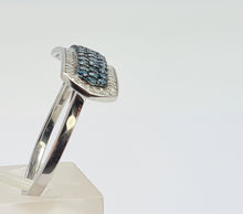 Load image into Gallery viewer, 0432 Vintage: 9ct White Gold Blue &amp; White Diamonds Statement Ring
