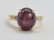 Load image into Gallery viewer, 0472: Vintage: 9ct Gold Cabochon Star Ruby Diamonds Ring - exquisite
