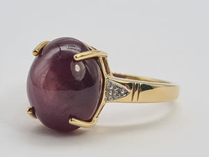 0472: Vintage: 9ct Gold Cabochon Star Ruby Diamonds Ring - exquisite