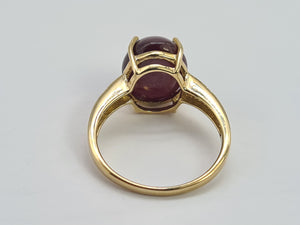 0472: Vintage: 9ct Gold Cabochon Star Ruby Diamonds Ring - exquisite