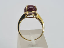 Load image into Gallery viewer, 0472: Vintage: 9ct Gold Cabochon Star Ruby Diamonds Ring - exquisite
