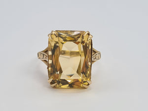 0464: Vintage: 9ct Gold Amarillo Emerald Cut Citrine Ring- Date-Mark 1966