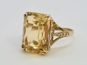 0464: Vintage: 9ct Gold Amarillo Emerald Cut Citrine Ring- Date-Mark 1966