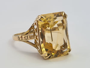 0464: Vintage: 9ct Gold Amarillo Emerald Cut Citrine Ring- Date-Mark 1966