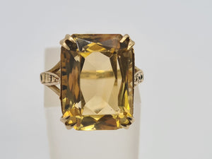 0464: Vintage: 9ct Gold Amarillo Emerald Cut Citrine Ring- Date-Mark 1966