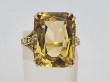 Load image into Gallery viewer, 0464: Vintage: 9ct Gold Amarillo Emerald Cut Citrine Ring- Date-Mark 1966
