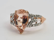 Load image into Gallery viewer, 0438: Vintage: 9ct Rose Gold Pink Morganite 14 Diamonds Ring- Peachy
