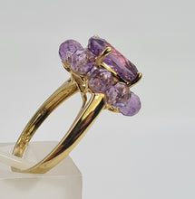 Load image into Gallery viewer, 0435: Vintage 9ct Gold 11 Lilac Amethysts Flower Head Ring-
