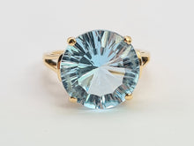 Load image into Gallery viewer, 5147: Vintage 9ct Gold Round Cut Azure Topaz Solitaire- Heavenly blue
