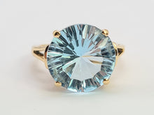 Load image into Gallery viewer, 5147: Vintage 9ct Gold Round Cut Azure Topaz Solitaire- Heavenly blue
