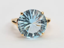 Load image into Gallery viewer, 5147: Vintage 9ct Gold Round Cut Azure Topaz Solitaire- Heavenly blue
