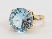 Load image into Gallery viewer, 5147: Vintage 9ct Gold Round Cut Azure Topaz Solitaire- Heavenly blue
