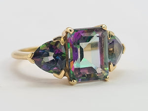 0406: Vintage: 9ct Gold Caribbean Topaz Trilogy Ring- geometric symmetry, lovely colours