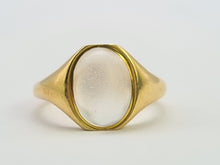 Load image into Gallery viewer, 0410: Vintage &amp; Old 18ct Gold Cabochon Cut Moonstone Ring- a rare find
