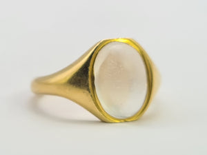 0410: Vintage & Old 18ct Gold Cabochon Cut Moonstone Ring- a rare find