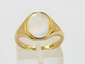 0410: Vintage & Old 18ct Gold Cabochon Cut Moonstone Ring- a rare find