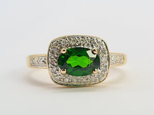 0413: Vintage: 14ct Gold Green Diopside 16 Diamonds Art Deco Style Dress Ring