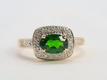 Load image into Gallery viewer, 0413: Vintage: 14ct Gold Green Diopside 16 Diamonds Art Deco Style Dress Ring
