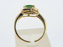 Load image into Gallery viewer, 0413: Vintage: 14ct Gold Green Diopside 16 Diamonds Art Deco Style Dress Ring
