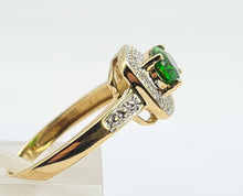 Load image into Gallery viewer, 0413: Vintage: 14ct Gold Green Diopside 16 Diamonds Art Deco Style Dress Ring
