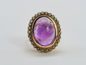 0414: Vintage: 18ct Gold "Carbuncle" Lilac Amethysts 28 Seed Pearls Ring