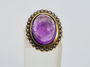 0414: Vintage: 18ct Gold "Carbuncle" Lilac Amethysts 28 Seed Pearls Ring