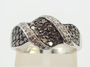 0443: Vintage 9ct White Gold Cognac Diamonds & Diamonds Ring- sparkling statement