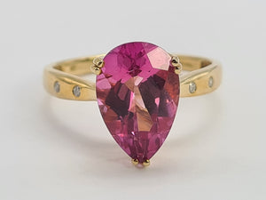 0473: Vintage 9ct Gold Pear Cut Pink Topaz Diamonds Cocktail Ring- lovely combination