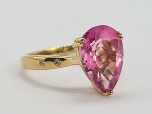 0473: Vintage 9ct Gold Pear Cut Pink Topaz Diamonds Cocktail Ring- lovely combination