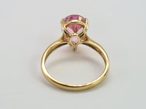 0473: Vintage 9ct Gold Pear Cut Pink Topaz Diamonds Cocktail Ring- lovely combination