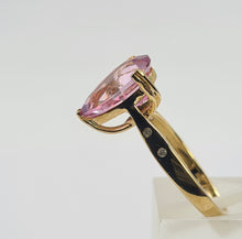 Load image into Gallery viewer, 0473: Vintage 9ct Gold Pear Cut Pink Topaz Diamonds Cocktail Ring- lovely combination
