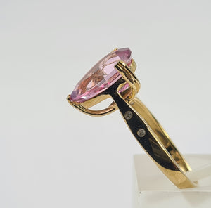 0473: Vintage 9ct Gold Pear Cut Pink Topaz Diamonds Cocktail Ring- lovely combination