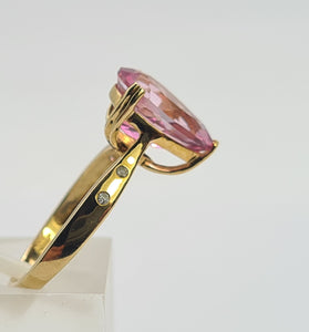 0473: Vintage 9ct Gold Pear Cut Pink Topaz Diamonds Cocktail Ring- lovely combination