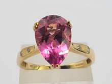 Load image into Gallery viewer, 0473: Vintage 9ct Gold Pear Cut Pink Topaz Diamonds Cocktail Ring- lovely combination
