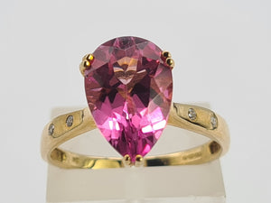 0473: Vintage 9ct Gold Pear Cut Pink Topaz Diamonds Cocktail Ring- lovely combination