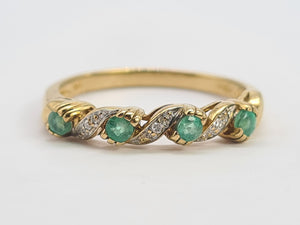 0251: Vintage: 9ct Gold Emeralds Diamonds Half-Eternity/ Stacker Ring- Classic