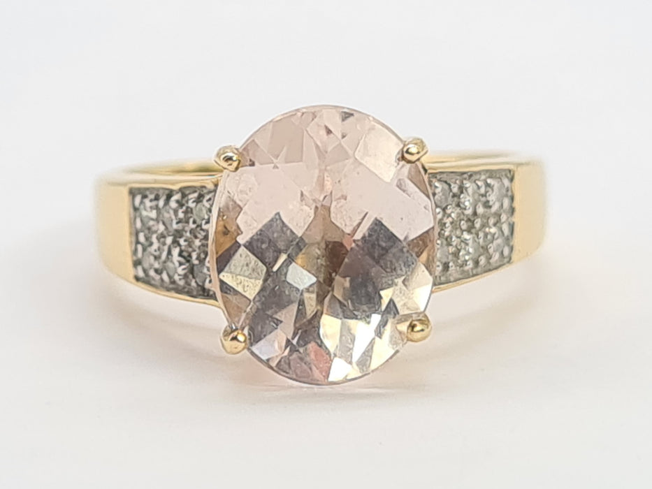 Vintage: 9ct Yellow Gold Oval Morganite & Natural Diamond Ring