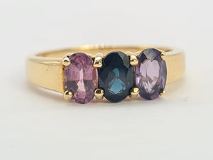 0678: Vintage: 9ct Gold Blue & Purple Spinels Dress Ring- beautifully paired