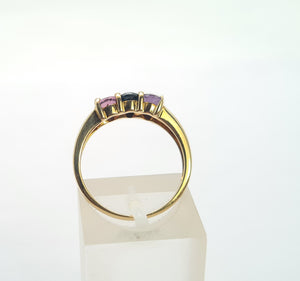 0678: Vintage: 9ct Gold Blue & Purple Spinels Dress Ring- beautifully paired