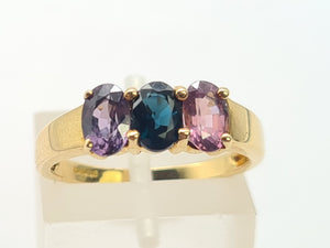 0678: Vintage: 9ct Gold Blue & Purple Spinels Dress Ring- beautifully paired