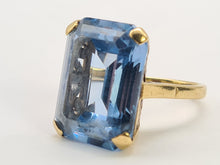 Load image into Gallery viewer, 0712: Vintage 9ct Gold Emerald Cut Swiss Blue Topaz Statement Ring- Date-Mark 1967
