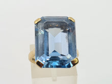 Load image into Gallery viewer, 0712: Vintage 9ct Gold Emerald Cut Swiss Blue Topaz Statement Ring- Date-Mark 1967
