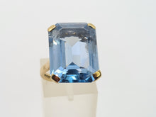 Load image into Gallery viewer, 0712: Vintage 9ct Gold Emerald Cut Swiss Blue Topaz Statement Ring- Date-Mark 1967
