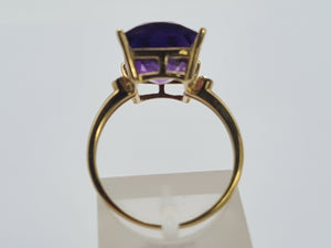 0656: Vintage: Rare: 9ct Gold Rectangular Cushion Cut Sapphire Diamonds Cocktail Ring&nbsp;