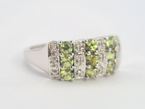 0666: Vintage: 9ct Gold Peridots Diamonds Ring- gorgeous, sparkling eye candy