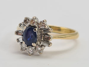 0685: Exceptional 18ct Cornflower Blue Sapphire Diamonds Flower Head Ring- Date Mark 1988