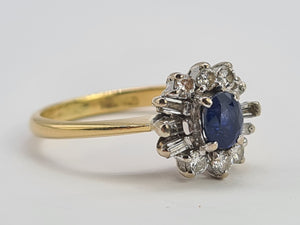 0685: Exceptional 18ct Cornflower Blue Sapphire Diamonds Flower Head Ring- Date Mark 1988