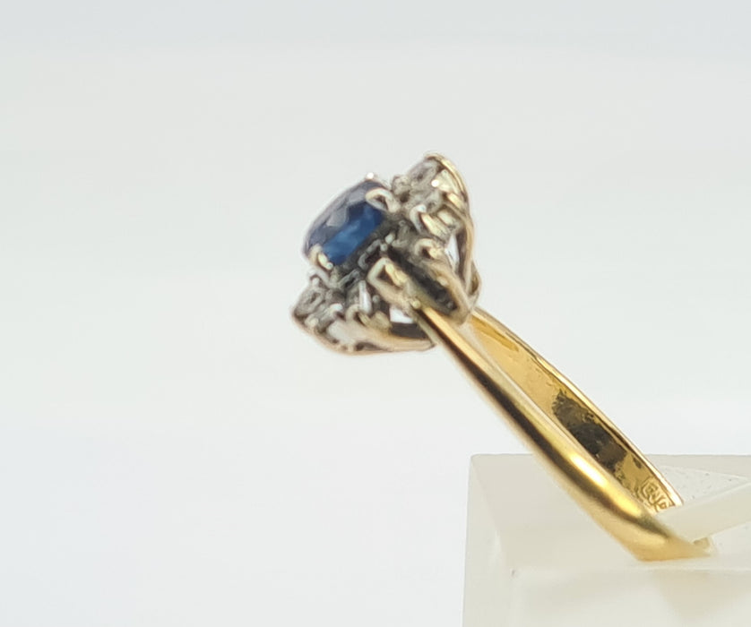 6315  Exceptional 18ct Cornflower Blue Sapphire Diamonds Flower Head Ring- From 1988
