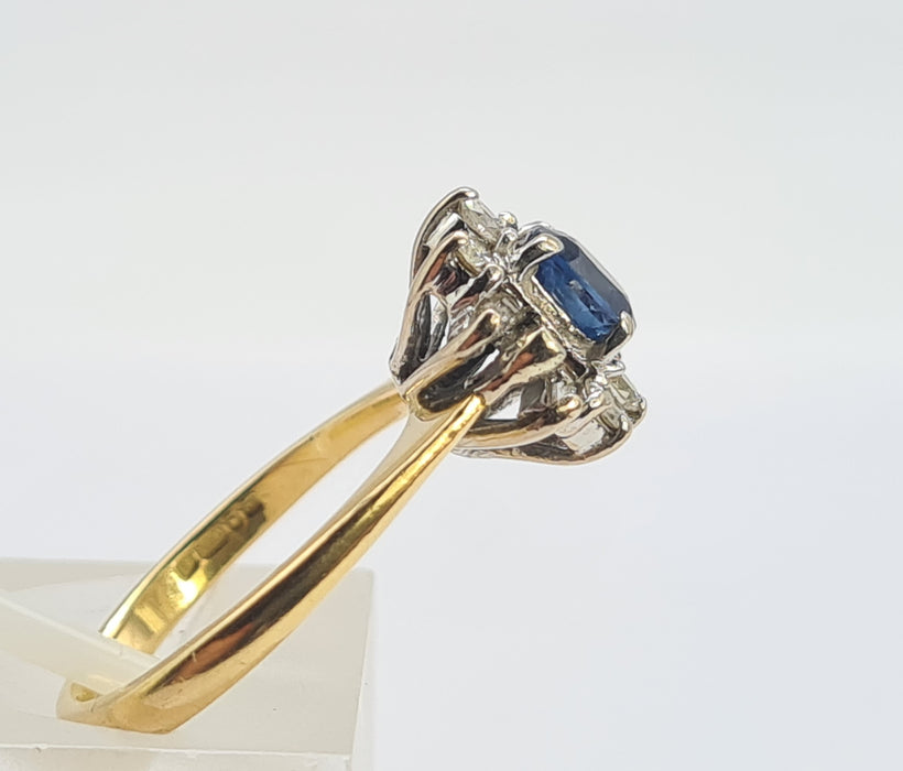6315  Exceptional 18ct Cornflower Blue Sapphire Diamonds Flower Head Ring- From 1988