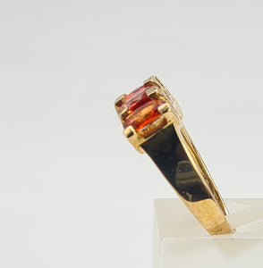 0706: Vintage Rare; 9ct Gold 5 Fiery Orange Sapphires Stacker/Dress Ring